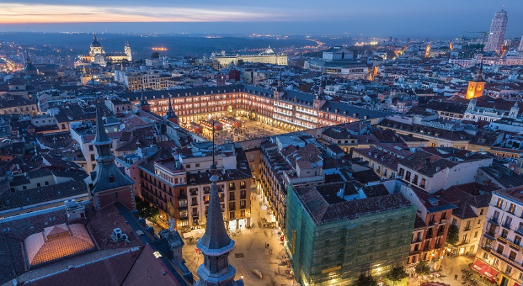 plaza mayor de madrid vista area nocturna