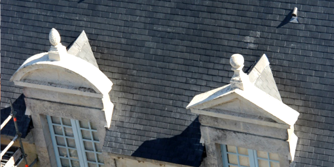 Bien National à la Révolution française, l'Abbaye délaissée deviendra collège puis lycée. Depuis 20 ans, l'Abbaye Royale abrite notamment un Centre de Culture Européenne, et accueille des jeunes des 27 pays de L'Union Européenne.